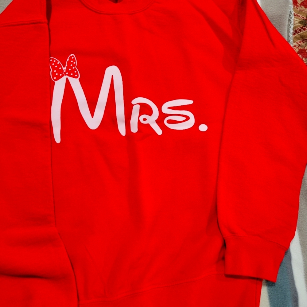 Sweatshirt